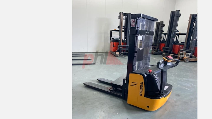 HYUNDAI STACKER, WRAPOVER